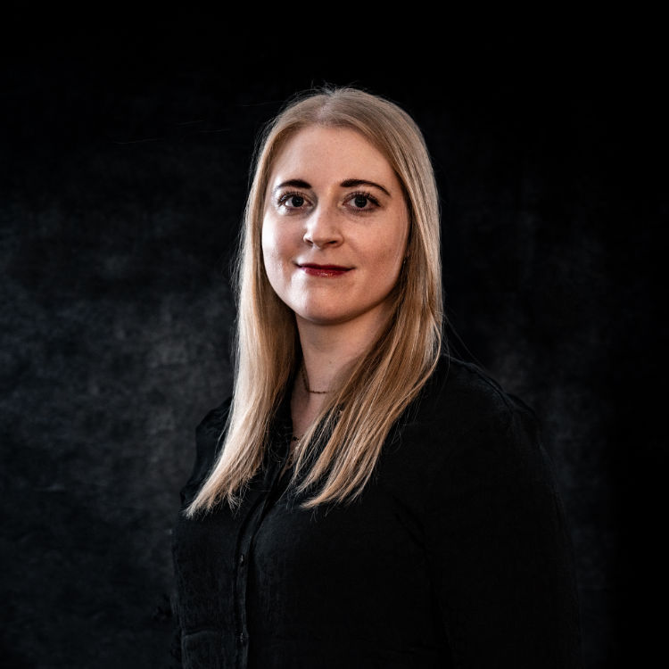 Larissa von Cosmos Events aus dem Management
