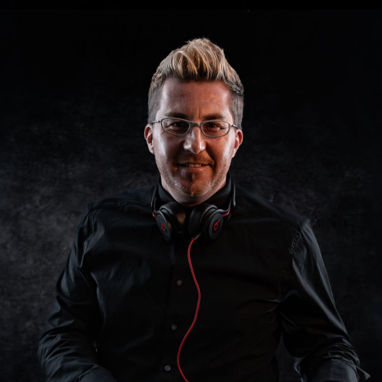 Steffen von Cosmos Events als DJ SteveA