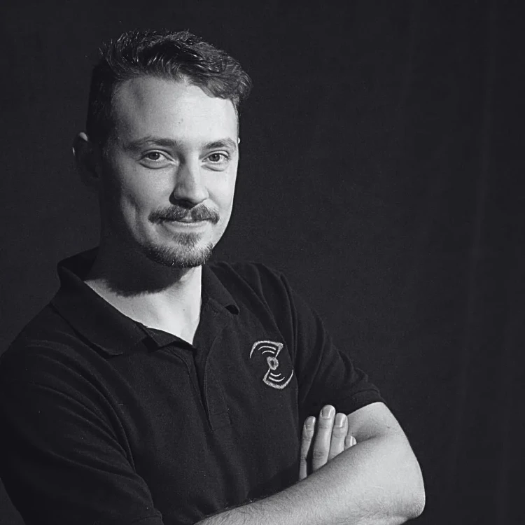 Jonas als professioneller Ton- und Lichttechniker bei Cosmos Events