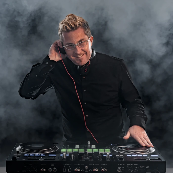 steffen-als-dj-stevea-von-cosmos-events Steffen als DJ SteveA von Comos Events